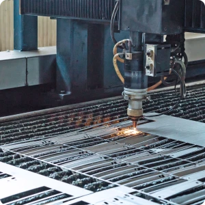 Kundenspezifische Blechbearbeitung, einschließlich Aluminium-, Messing-, Kupfer- und Edelstahlverarbeitung.