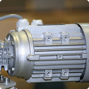 Pièces métalliques usinées CNC de haute précision et imprimées en 3D pour les réparations dans le secteur de l'énergie et l'outillage rapide.