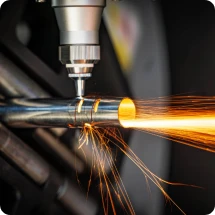 การขึ้นรูปด้วยเครื่อง CNC สำหรับหน้าแปลนและข้อต่อแบบกำหนดเอง เพื่อการประกอบที่ไร้รอยต่อกับท่อโลหะดัดโค้ง