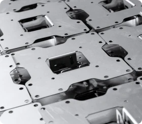 High-precision fiber laser cutting machine profiling complex shapes from a flat metal plate